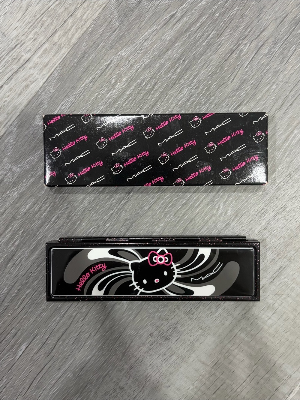 MAC HELLO KITTY VINTAGE NEW EYESHADOW PALLETE